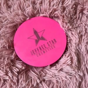 Jeffree Star Skin Frost: Lavender Snow